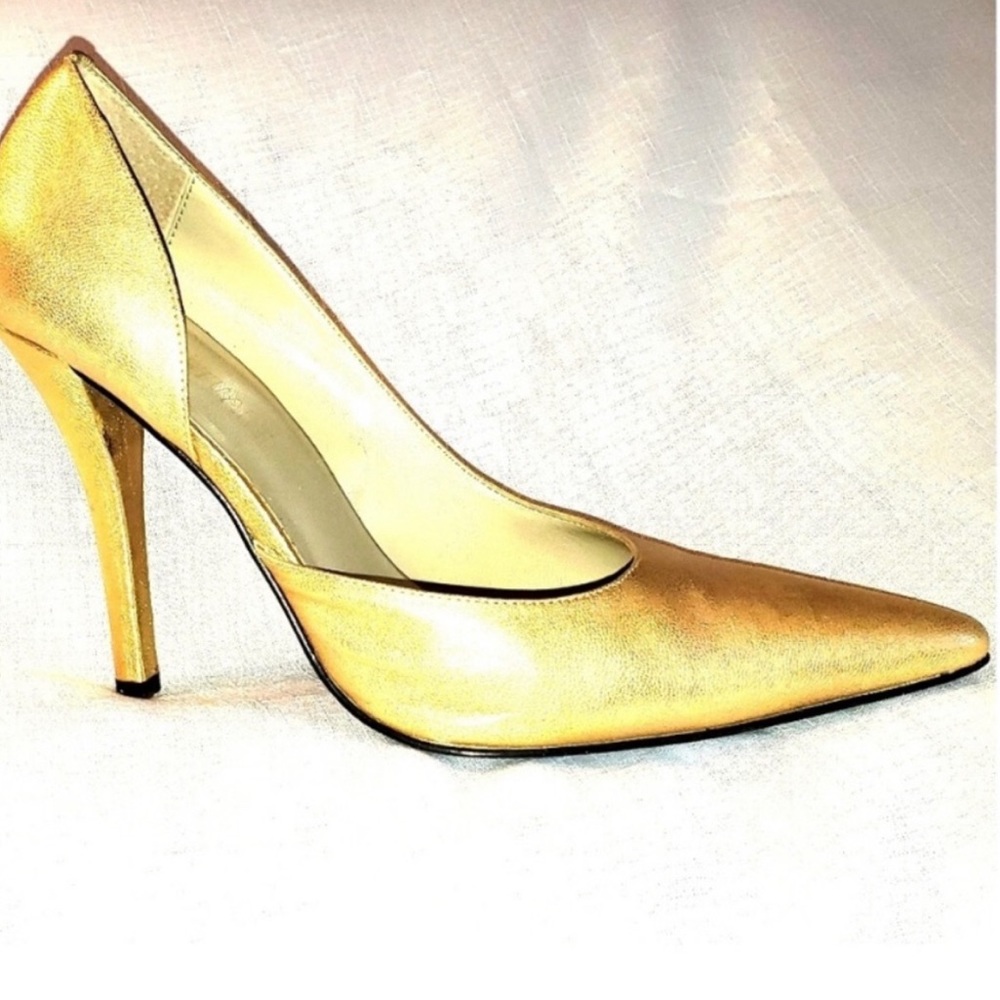 Colin Stuart Gold Genuine Leather Stiletto’s Size 9